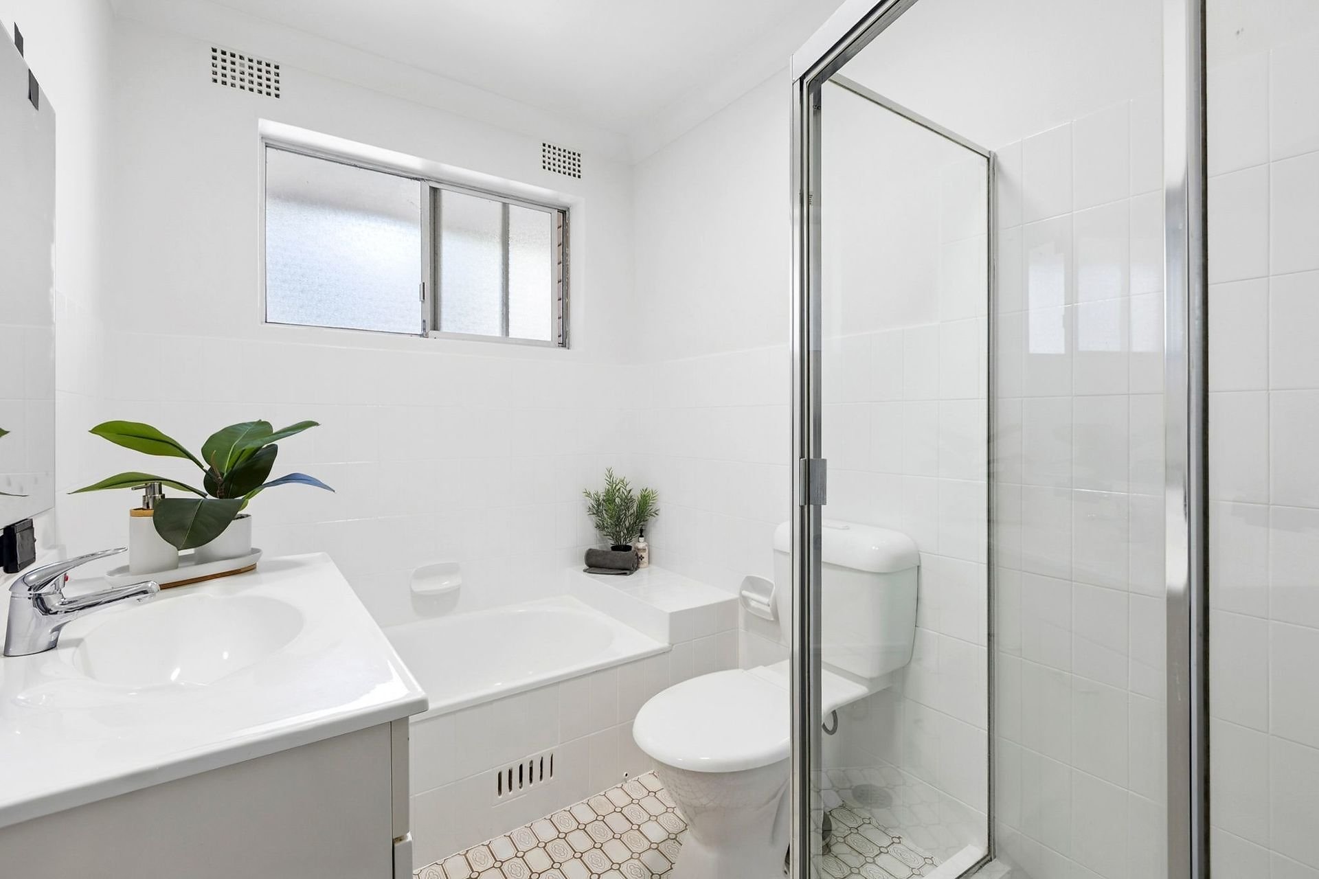 14/4 Benton Avenue, Artarmon Sold by Shead Property - image 1