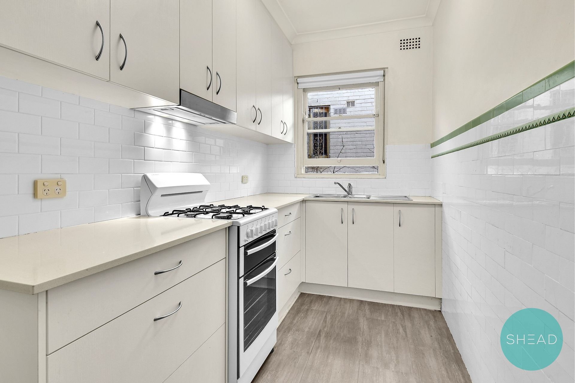 Gordon Leased by Shead Property - image 1