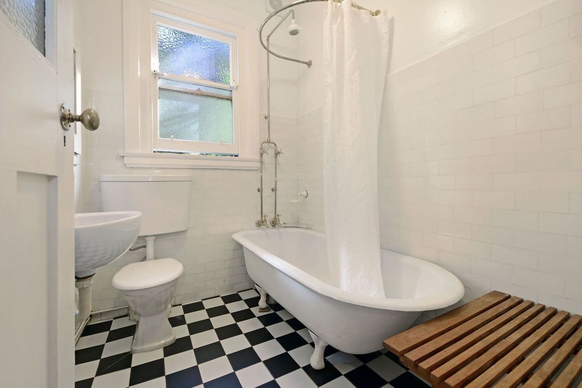 Double Bay Leased by Shead Property - image 1