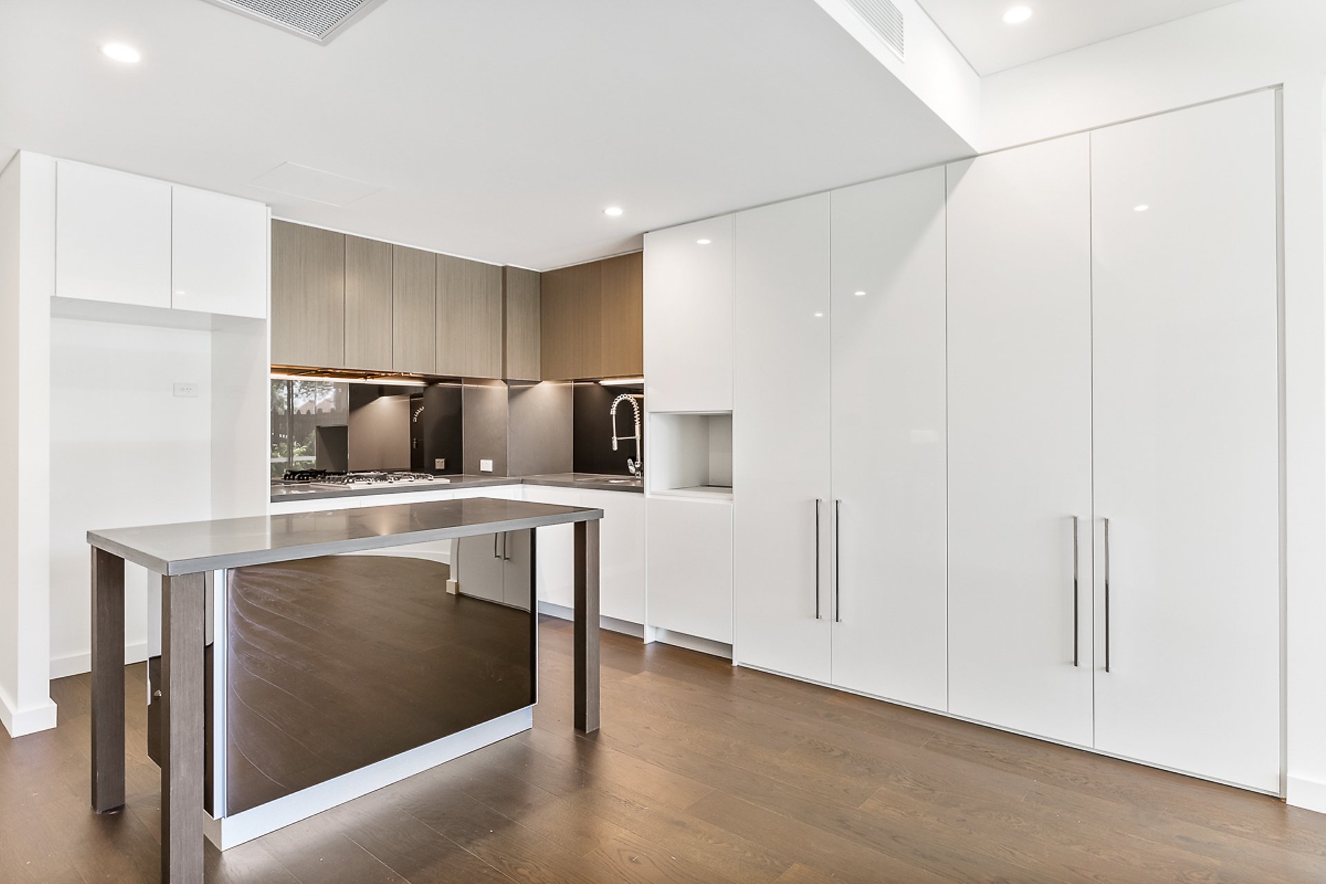 Roseville Leased by Shead Property - image 1
