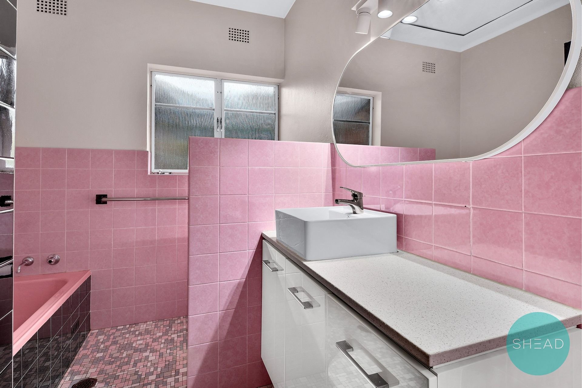 Castle Cove Leased by Shead Property - image 1