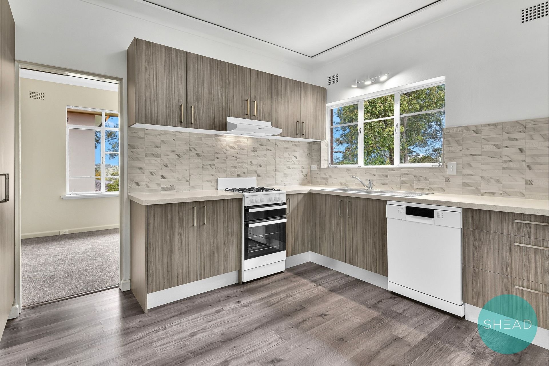 Castle Cove Leased by Shead Property - image 1