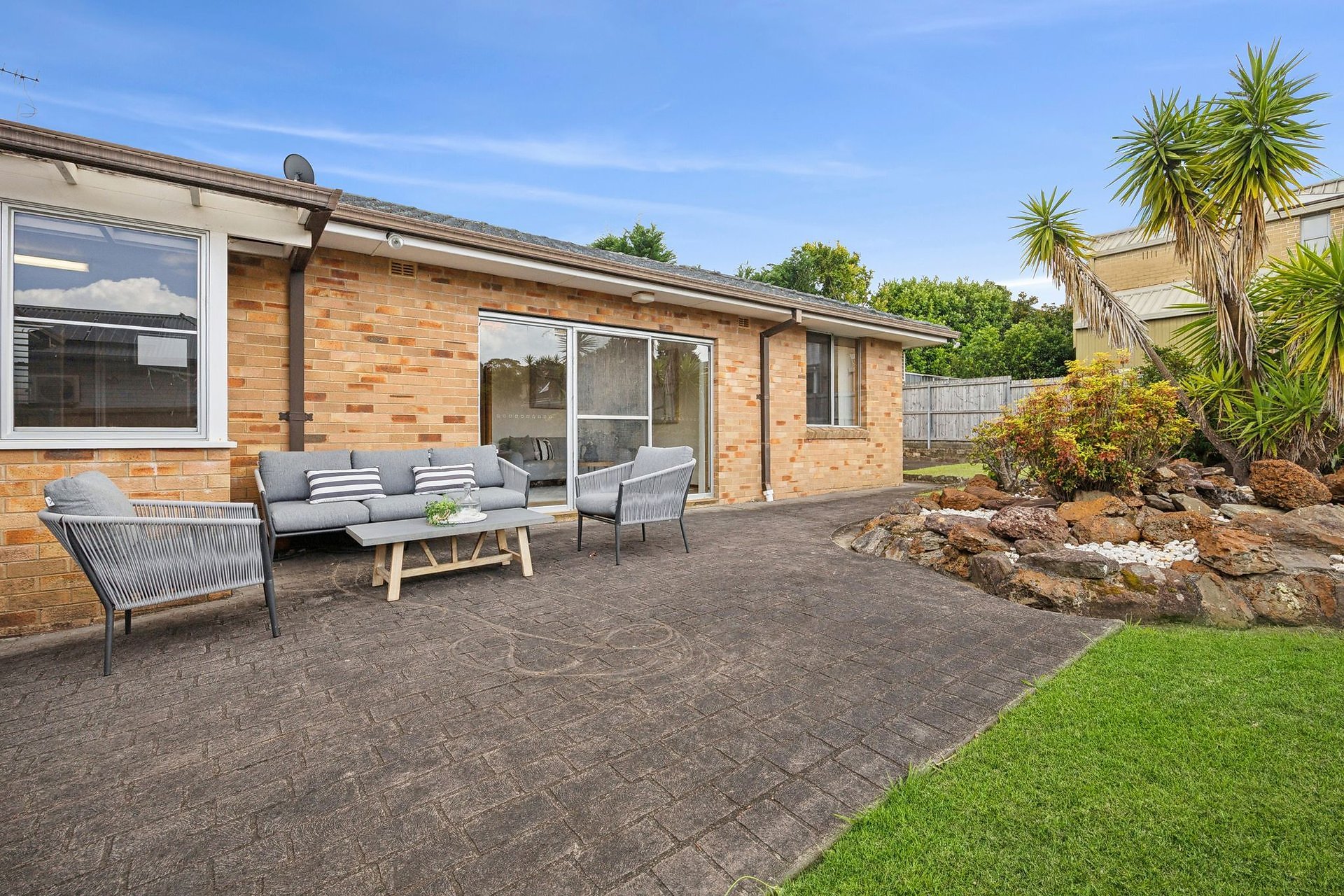 137 Starkey Street, Killarney Heights Auction by Shead Property - image 1