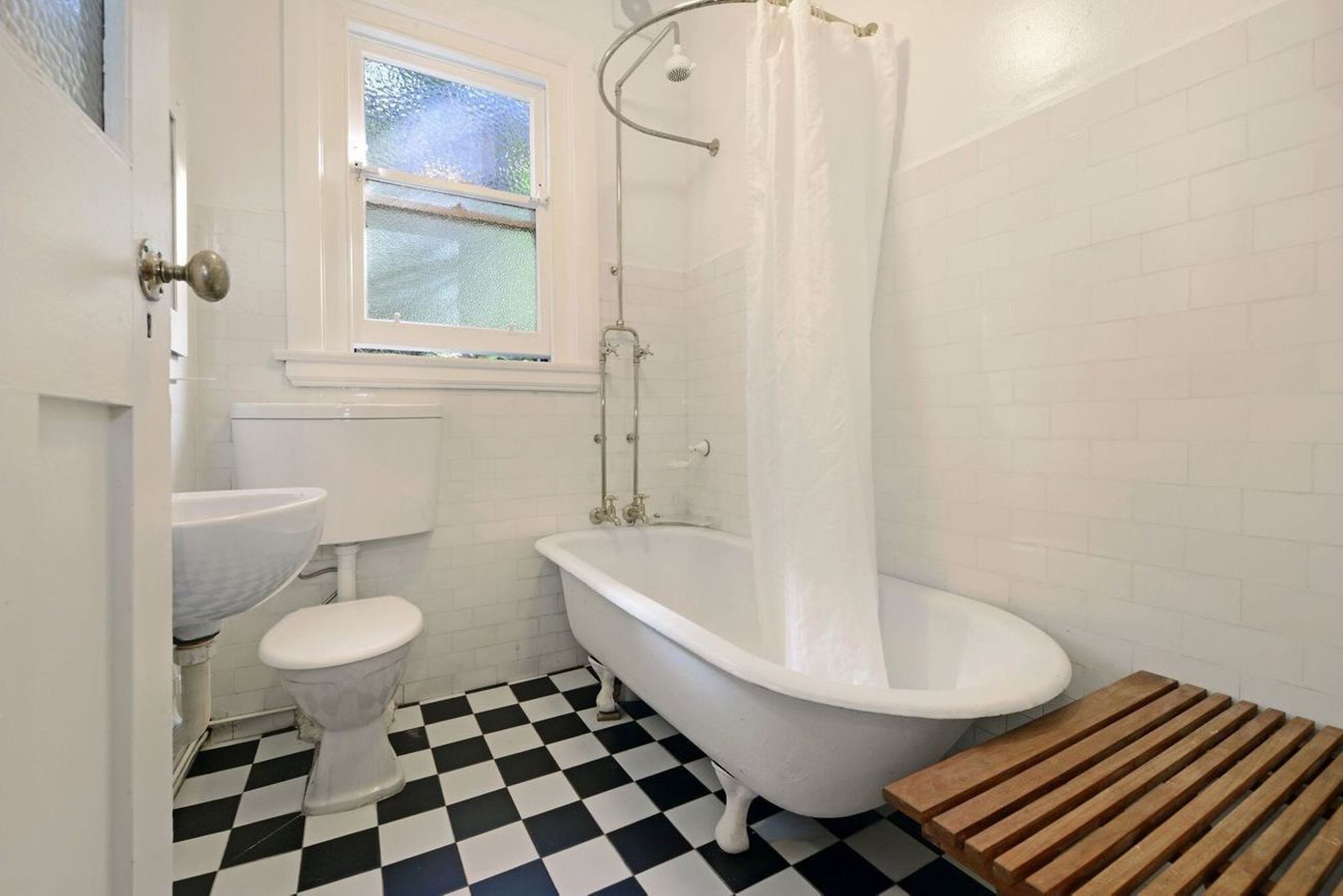 Double Bay Leased by Shead Property - image 1