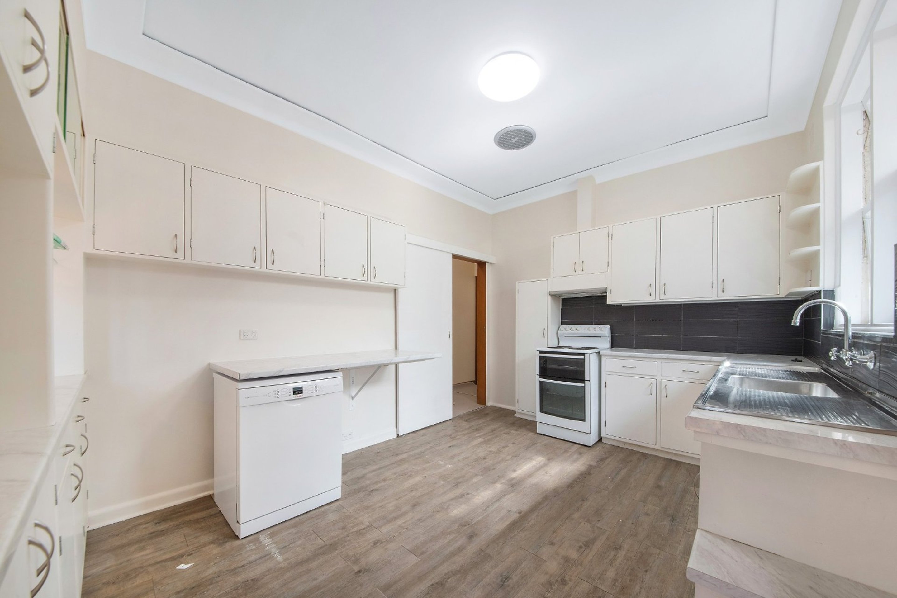 Riverview Leased by Shead Property - image 1