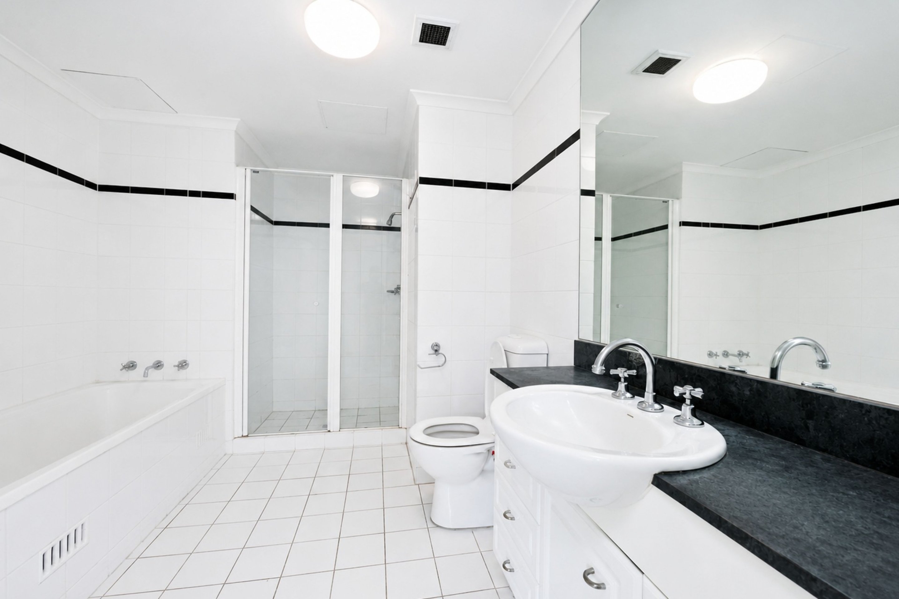 Pyrmont Leased by Shead Property - image 1