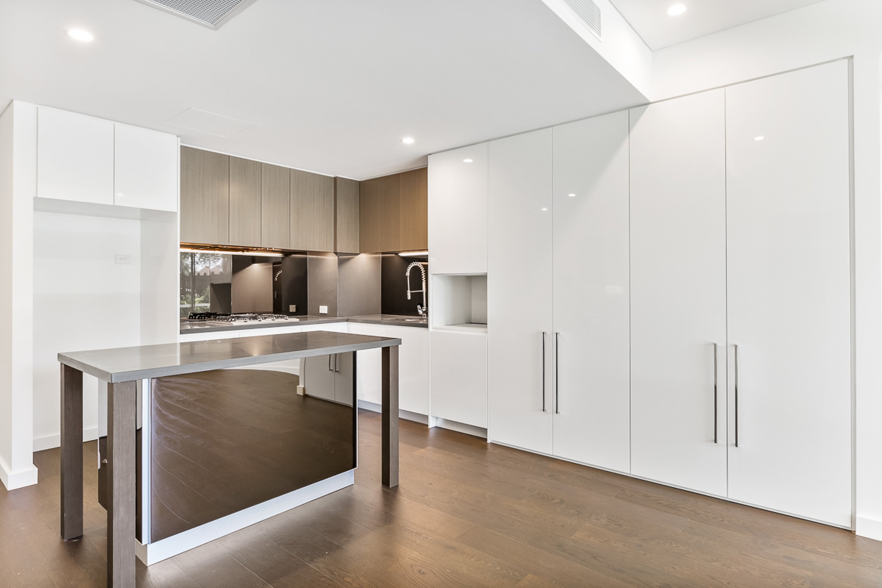 Roseville Leased by Shead Property - image 1